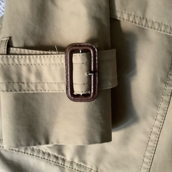 Classic mid thigh Trench Coat GUC - Picture 9 of 16